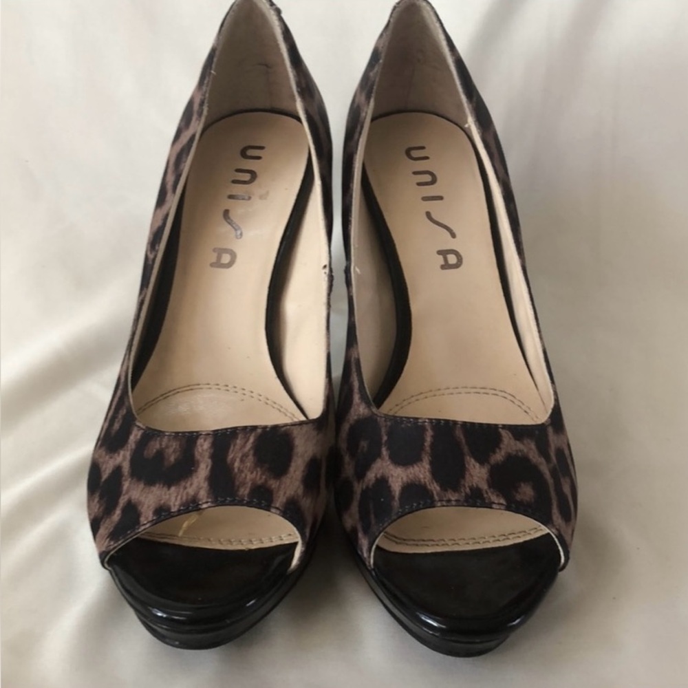 * Copy* Leopard print peep toes heels size 7.5M